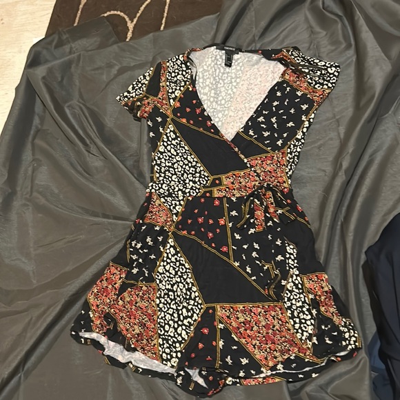 Forever 21 romper size small - Picture 1 of 4
